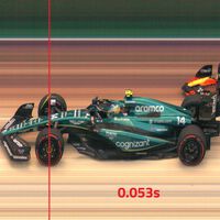 Anatomía de una pasada. Cómo Fernando Alonso adelantó a Sergio Pérez para rubricar un podio imposible, paso a paso 