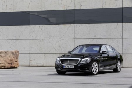 El Mercedes-Benz S500 Plug-In Hybrid estará disponible a partir de octubre desde 112.000 euros