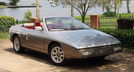 Este es el último Lotus diseñado por Colin Chapman. Y puede ser tuyo