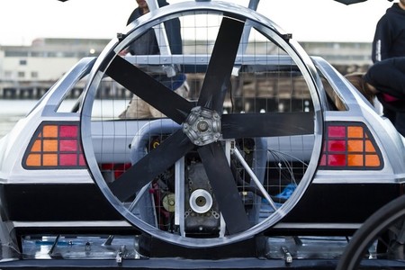 DeLorean Hovercraft de Matthew Riese
