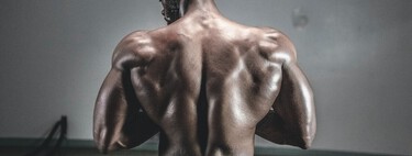 Los mejores ejercicios de hombro con barra olímpica que puedes hacer en el gimnasio o en casa 