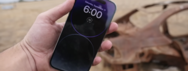 El iPhone 14 te puede salvar la vida: youtubers lo ponen a prueba y chocan autos a propósito