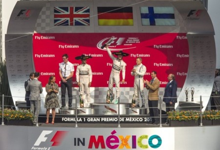 Nico Rosberg se corona ante 134,800 asistentes que formaron parte de un histórico Gran Premio de México
