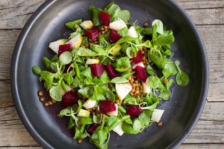 Cómo cambiar de una dieta vegetariana a una vegana