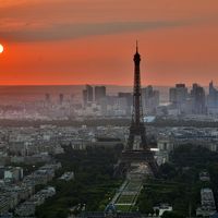 Curiosidades: fotografiar la torre Eiffel iluminada de noche puede ser un delito