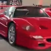 El dictador de Siria ha abandonado un garaje de locos lleno de supercoches: Ferrari, Lamborghini, Rolls-Royce y un eléctrico muy rápido