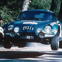 Desde un taller de Normandía hasta ganar en la F1. Alpine celebra siete décadas de pasión con un ataque de nostalgia directo a la patata 