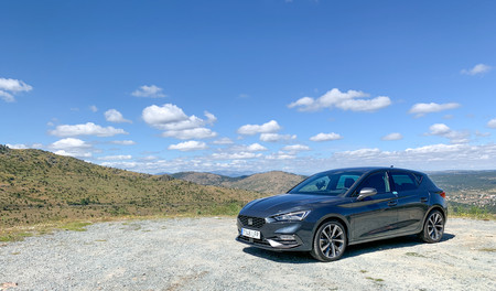 SEAT León 2021, al volante de un compacto que traerá dinamismo y tecnología a los hatchbacks en México (+ video)