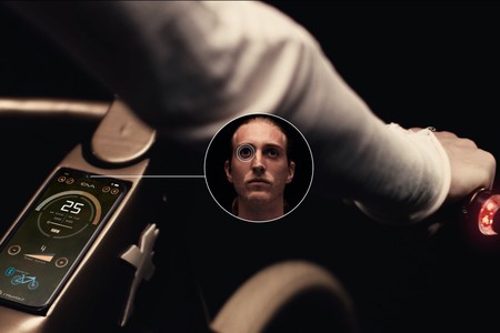 La bicicleta eléctrica del futuro ya es real: tiene reconocimiento facial y es una obra de arte