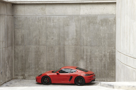 Porsche 718 Cayman