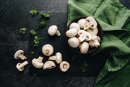 Lavarlos, remojarlos o solo limpiarlos: cómo preparar los hongos si los usaré para hacer quesadillas