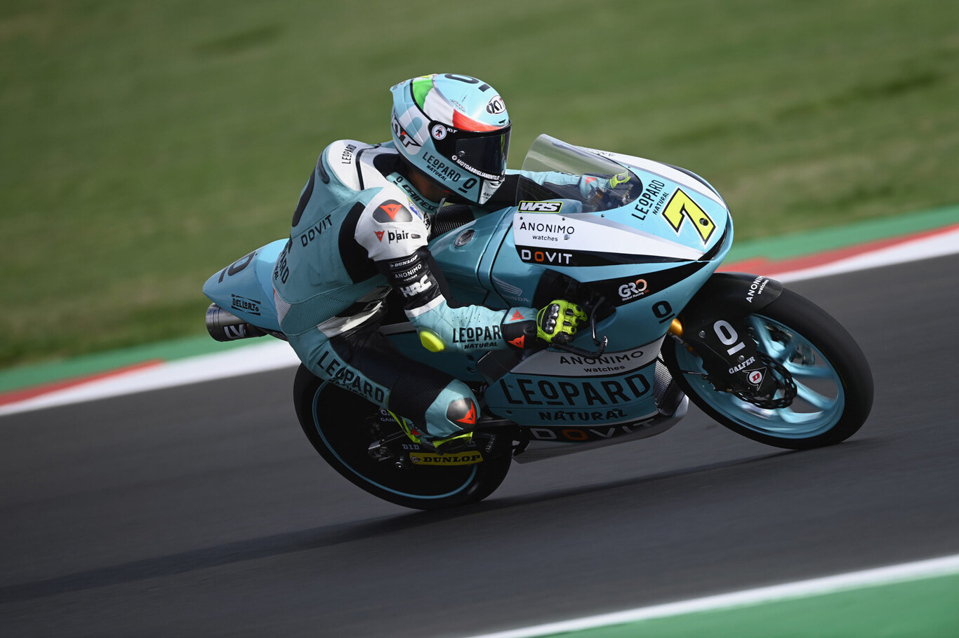 Dennis Foggia prolonga su racha ganando en Misano y se convierte en candidato al mundial de Moto3
