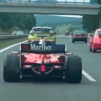 Un checo se ha pasado seis años troleando a la policía con un 'F1' de Schumacher por la carretera. Ahora le han pillado y hasta le ha salido barato