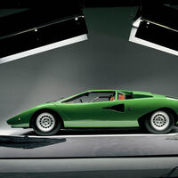 El día que Lamborghini conquistó el mundo con una nave espacial: cuando el Countach rompió todas las reglas 