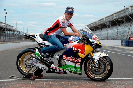 Stefan Bradl renueva y tendrá apoyo total de HRC en el LCR Honda para el 2014