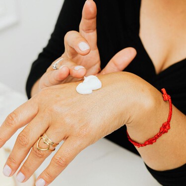 El protector solar coreano de textura ligera con SPF que 50 se agota en farmacias por su acabado de piel de cristal