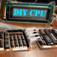 Un fan construye un CPU funcional con chips de memoria antiguos: soldó todo a mano, escribió 1,800 líneas de código y lo conectó a una pantalla VFD  