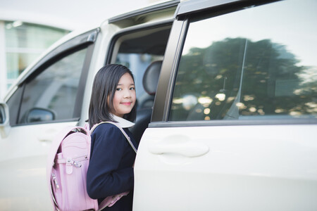 Cómo conseguir entornos escolares más seguros: consejos de seguridad vial para peatones y conductores en los trayectos al colegio