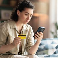 Una llamada falsa puede vaciar una cuenta en México: las víctimas pierden hasta 50,000 pesos en promedio 