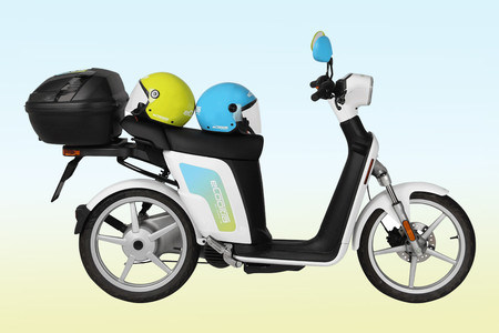 eCooltra ha estrenado un nuevo modelo de moto eléctrica en Madrid que "irá mejor en las cuestas"