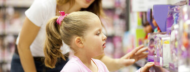 La Navidad promueve la epidemia del Síndrome del niño rico: cómo evitarlo 