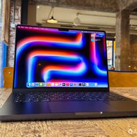 Si quieres comprar un MacBook Pro M5, tendrás que esperar: Gurman acaba de revelar la nueva hoja de ruta de Apple 