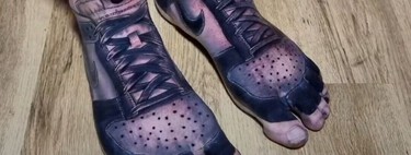 Cuando el amor por tus zapatillas Nike va demasiado lejos: este hombre se las ha tatuado en sus pies