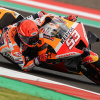 Dura caída y antepenúltimo puesto para Marc Márquez en un mal día de Honda: "La telemetría no cubre al mentiroso"