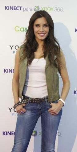 Pilar Rubio se pone juguetona... con la Xbox