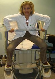 Tumbada, sentada, de lado, en cuclillas, de pie... la mujer puede elegir la posición más cómoda para dar a luz