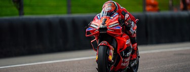 Pecco Bagnaia presiona hasta el KO a Jorge Martín y Marc Márquez remonta para subirse al podio hasta sin cúpula 