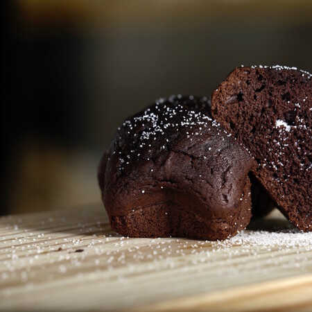 Pastelitos de chocolate y harina de coco. Receta sin gluten