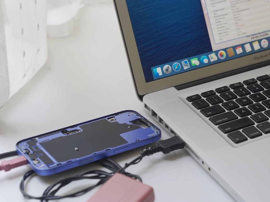 Un prototipo del iPhone 16 guarda un mapa del tesoro: revela el chip A19, el M5 y hasta los proyectos que Apple ha cancelado en secreto 