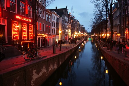 Red Light District 3292225 1920