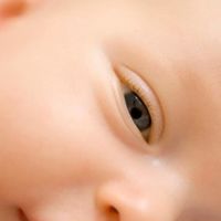 ¿Cuándo empiezan a ver los bebés?