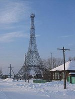 Cosas que no sabías sobre la Torre Eiffel: hay una Parizh, en Rusia, y también tiene una réplica de la Torre Eiffel