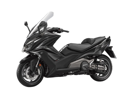 El Kymco AK 550 Euro 5 está preparando su desembarco en Europa, pero podría no llegar a España (de momento)