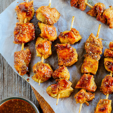Brochetas de pollo estilo Satay: receta fácil para un picoteo insuperable