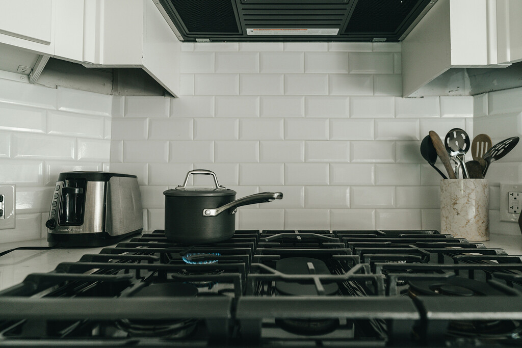 Tu factura del gas va a caer a 37 euros en el mes de abril: cómo la tarifa TUR sigue siendo el gran refugio de los consumidores