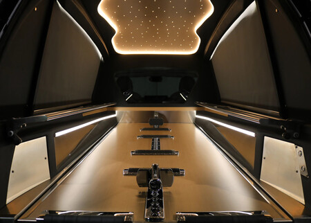 Tesla Model 3 coche fúnebre