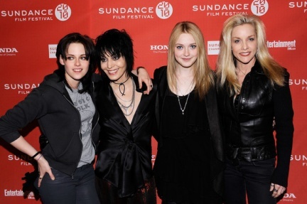 Kristen Stewart y Dakota Fanning pisan fuerte en el Festival de Sundance