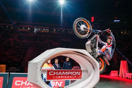 Toni Bou consigue su 65ª victoria en el Campeonato X-Trial en una final apretadísima frente a Adam Raga