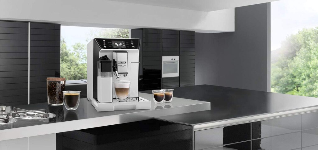 Si te gusta el café, esta cafetera automática y conectada de De'Longhi tira su precio en Amazon con una rebaja del 50%