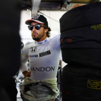 ¿Qué pasa si Alonso dice que quiere ganar Le Mans y la Indy 500? Que le ofrecen asiento hasta en Twitter