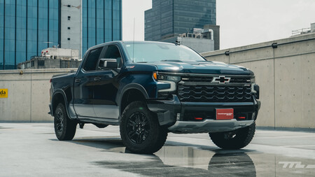 Chevrolet Cheyenne ZR2 2022, a prueba: una imponente pick-up de altas prestaciones que destaca dentro y fuera del camino