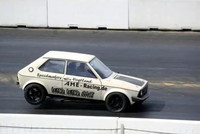 Este Volkswagen Polo I os pasa a todos por la piedra