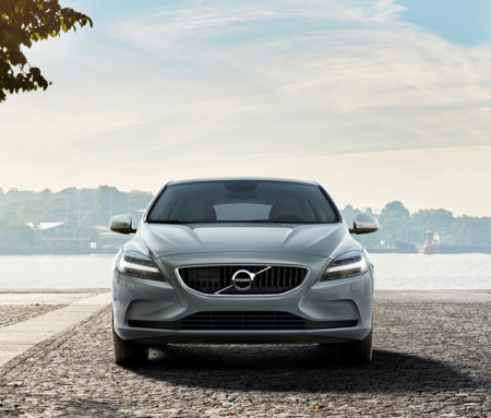 175934 Volvo V40 T4 Momentum Location Front