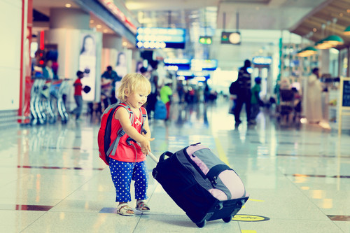 Vacunación del niño viajero: antes de viajar, estas son las vacunas recomendadas