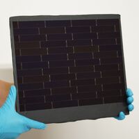 Parece una teja de pizarra, pero es el nuevo panel solar récord en eficiencia que han inventado en Alemania 
