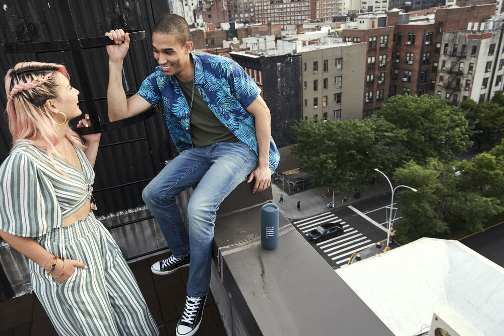 JBL lanza el Flip 6, un altavoz inalámbrico portátil a prueba de agua con Bluetooth 5.1 y 12 horas de autonomía